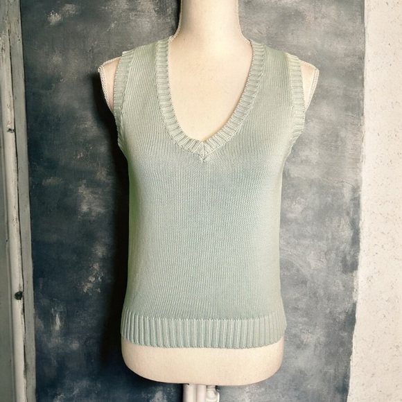 NWOT Brandy Melville Mia Sweater Vest Tank in Sage Green Size XS/Small - Picture 9 of 11